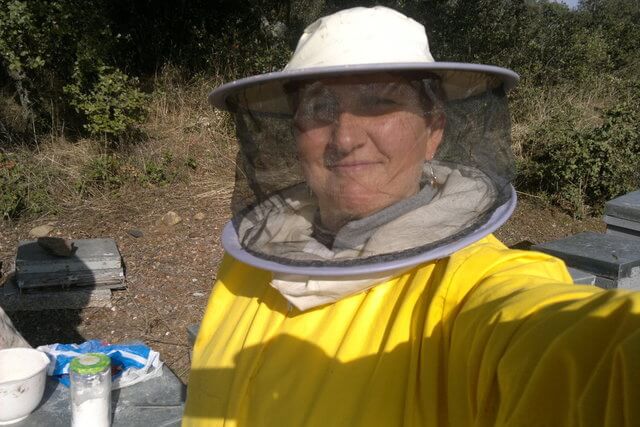 Un selfie para ver la pinta que tengo con el traja protector